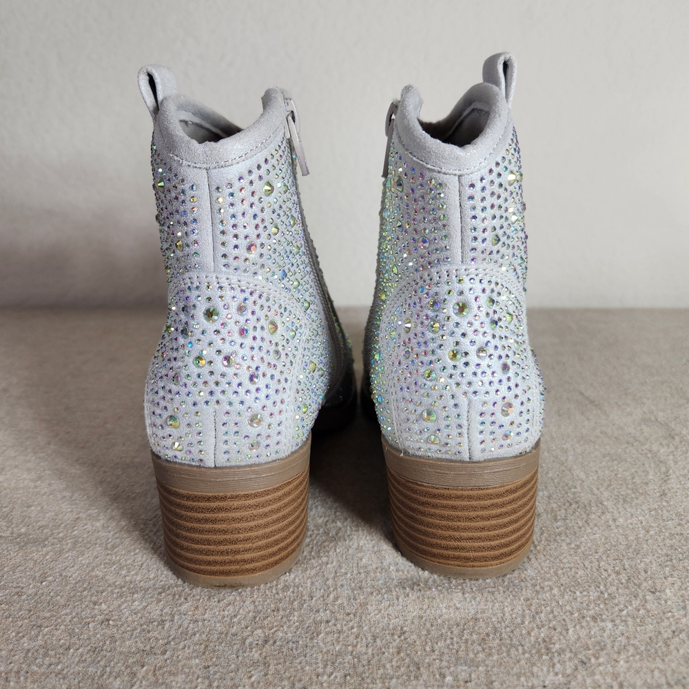 Limelight Kids Girls 3 Silver With Iridesent Rhinestone Boots - Picture 7 of 7